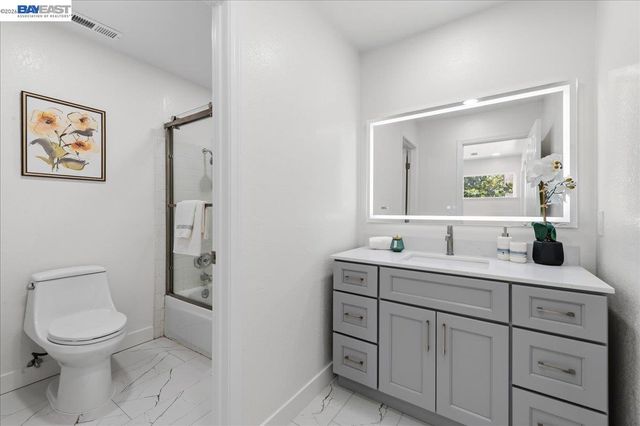 2203 Glenmount Dr, Pittsburg, CA 94565