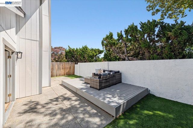 2203 Glenmount Dr, Pittsburg, CA 94565