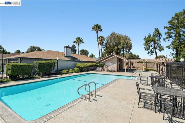 2203 Glenmount Dr, Pittsburg, CA 94565
