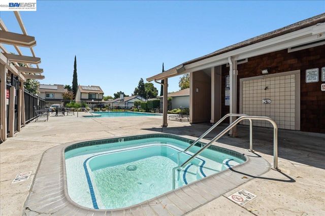 2203 Glenmount Dr, Pittsburg, CA 94565