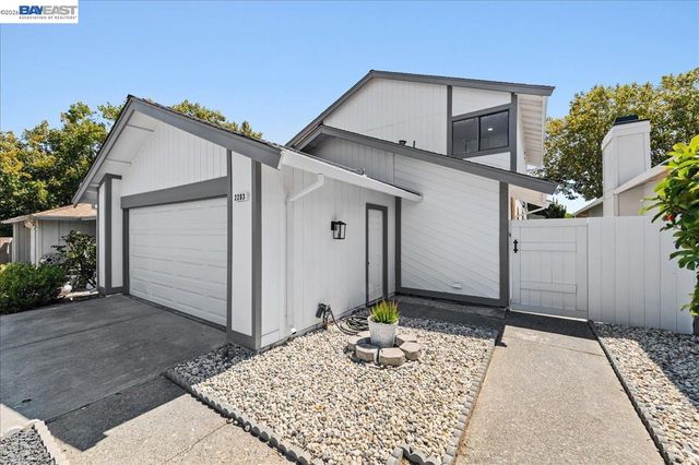 2203 Glenmount Dr, Pittsburg, CA 94565