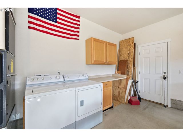 4552 LIVE OAK St, Sweet Home, OR 97386