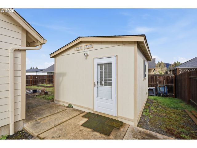 4552 LIVE OAK St, Sweet Home, OR 97386