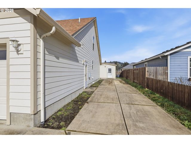 4552 LIVE OAK St, Sweet Home, OR 97386