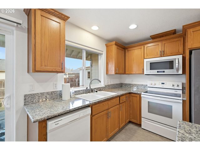 4552 LIVE OAK St, Sweet Home, OR 97386