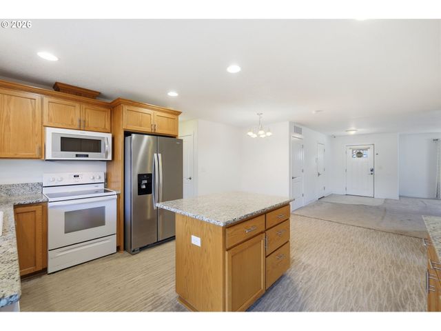 4552 LIVE OAK St, Sweet Home, OR 97386