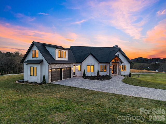 133 Golden Pasture Drive, Fletcher, NC 28732