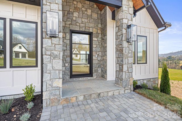 133 Golden Pasture Drive, Fletcher, NC 28732
