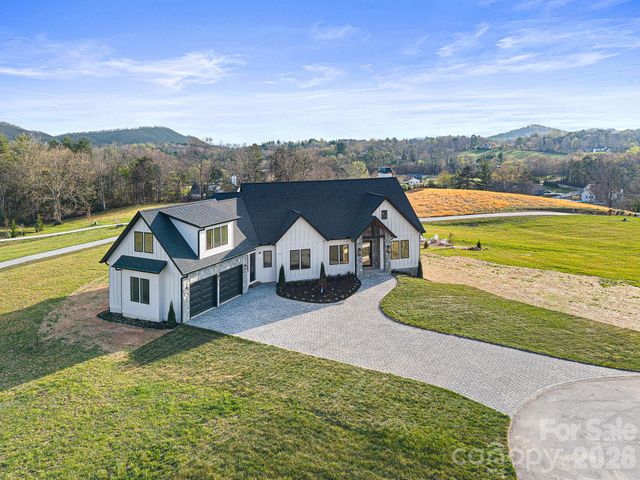 133 Golden Pasture Drive, Fletcher, NC 28732
