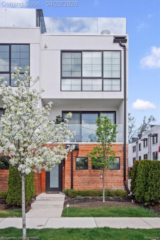 533 E Harrison Avenue 35, Royal Oak, MI 48067