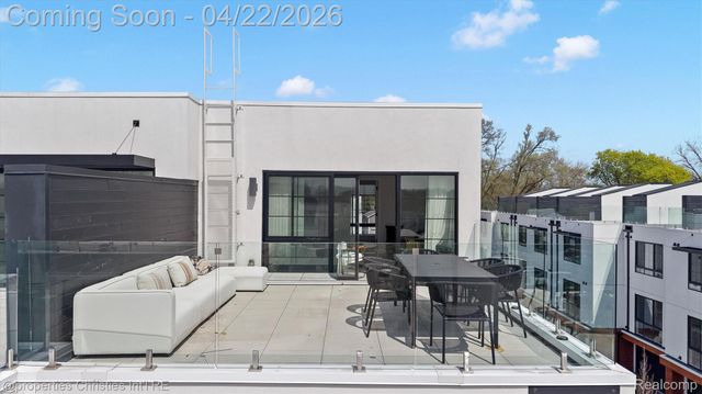 533 E Harrison Avenue 35, Royal Oak, MI 48067