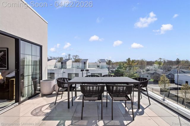 533 E Harrison Avenue 35, Royal Oak, MI 48067