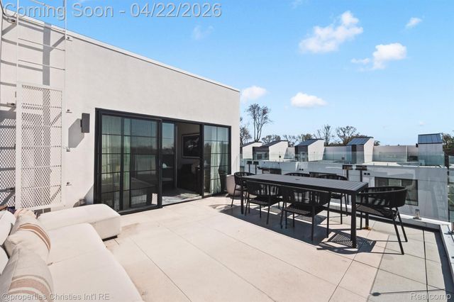 533 E Harrison Avenue 35, Royal Oak, MI 48067