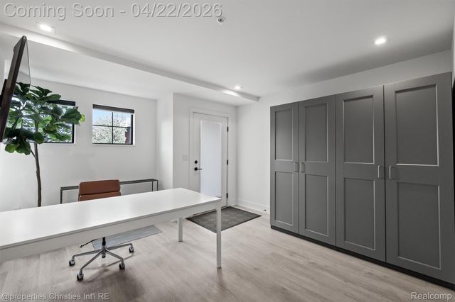 533 E Harrison Avenue 35, Royal Oak, MI 48067