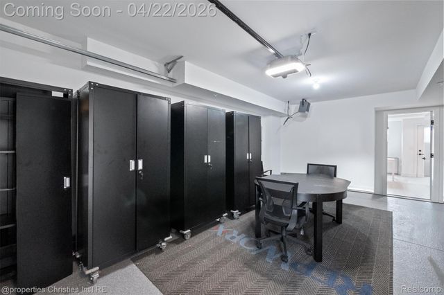 533 E Harrison Avenue 35, Royal Oak, MI 48067