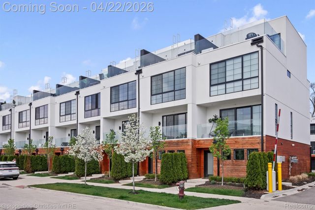 533 E Harrison Avenue 35, Royal Oak, MI 48067