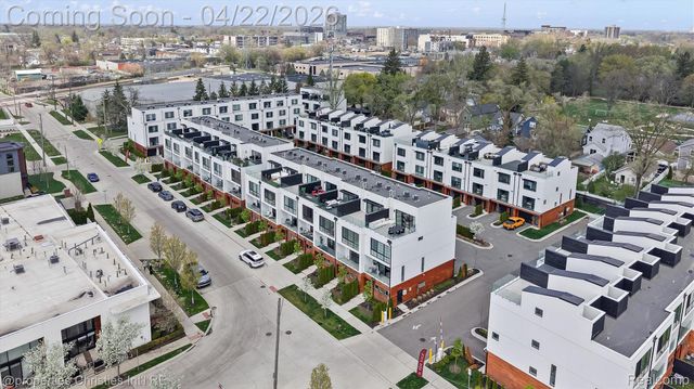 533 E Harrison Avenue 35, Royal Oak, MI 48067