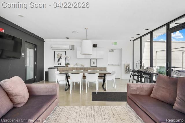 533 E Harrison Avenue 35, Royal Oak, MI 48067