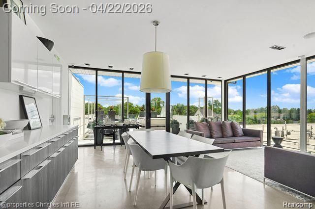 533 E Harrison Avenue 35, Royal Oak, MI 48067