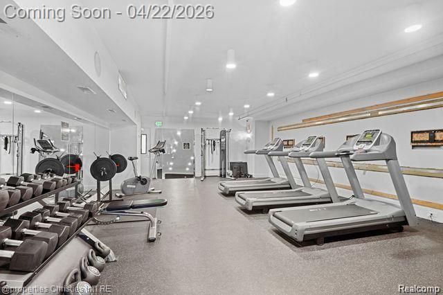 533 E Harrison Avenue 35, Royal Oak, MI 48067