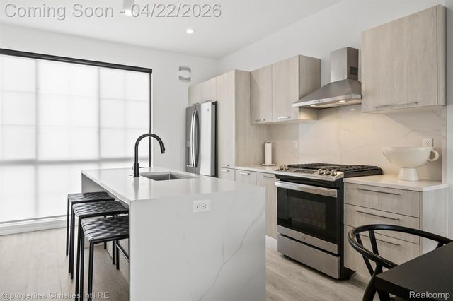 533 E Harrison Avenue 35, Royal Oak, MI 48067