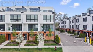 533 E Harrison Avenue 35, Royal Oak, MI 48067