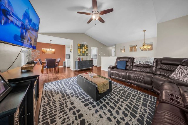 2248 Graystone Drive 2248, Joliet, IL 60431