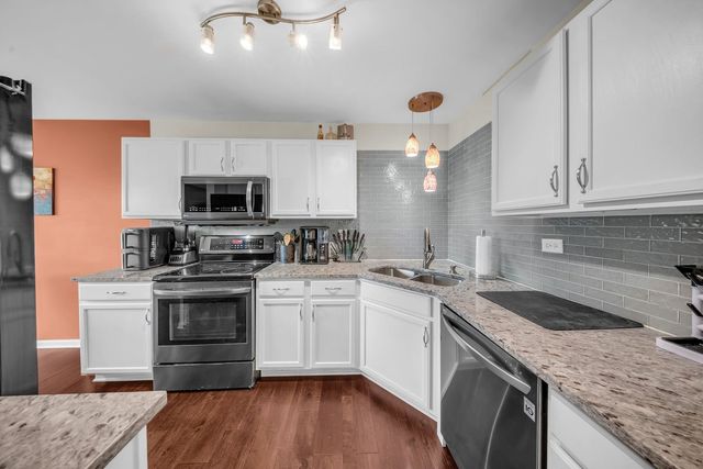 2248 Graystone Drive 2248, Joliet, IL 60431