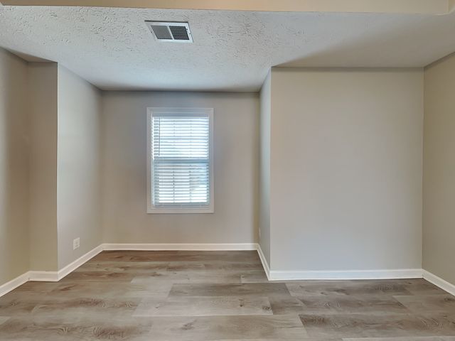 1304 Golden Eagle Way, Clarksville, TN 37040