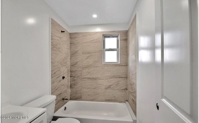 192 W 5th Street, Howell, NJ 07731