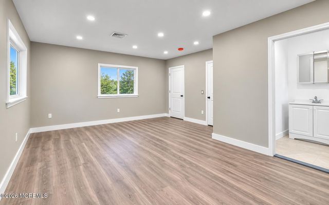192 W 5th Street, Howell, NJ 07731