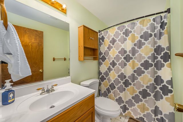 2029 N Pine Grove Ct, Wichita, KS 67212