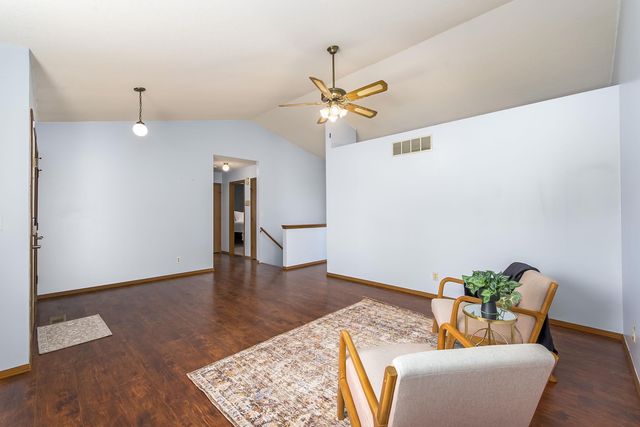 2029 N Pine Grove Ct, Wichita, KS 67212