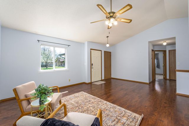 2029 N Pine Grove Ct, Wichita, KS 67212