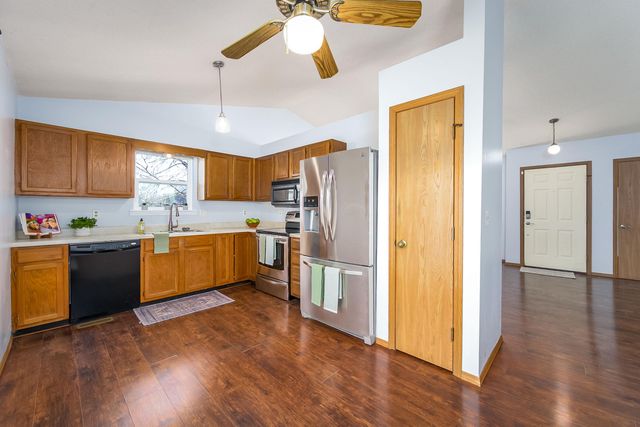 2029 N Pine Grove Ct, Wichita, KS 67212