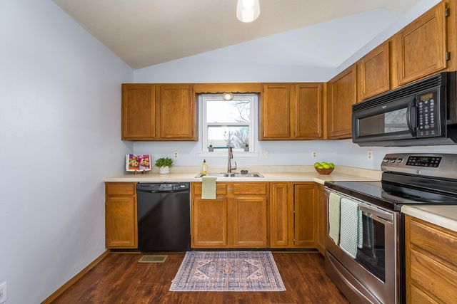 2029 N Pine Grove Ct, Wichita, KS 67212