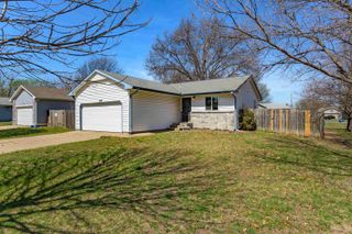 2029 N Pine Grove Ct, Wichita, KS 67212