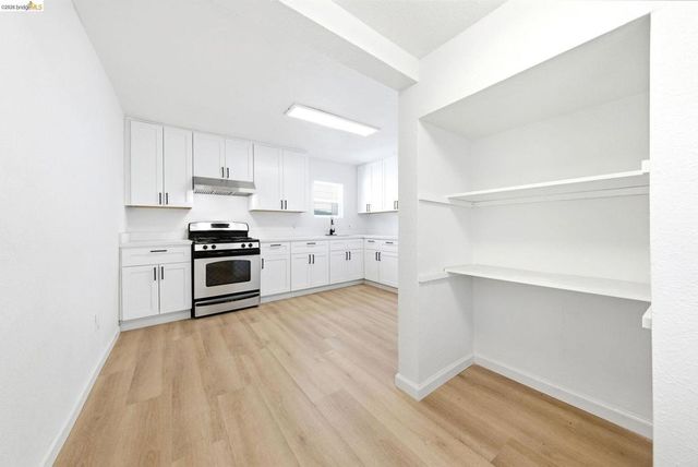 2217 E 24Th St, Oakland, CA 94606
