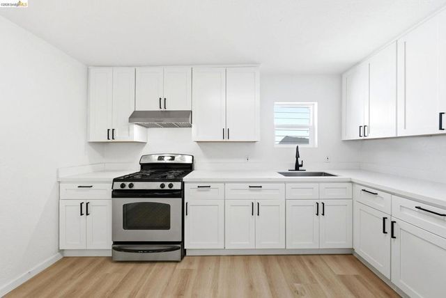 2217 E 24Th St, Oakland, CA 94606