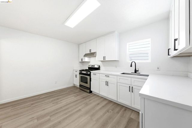 2217 E 24Th St, Oakland, CA 94606