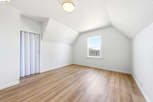 2217 E 24Th St, Oakland, CA 94606