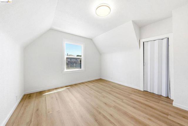 2217 E 24Th St, Oakland, CA 94606