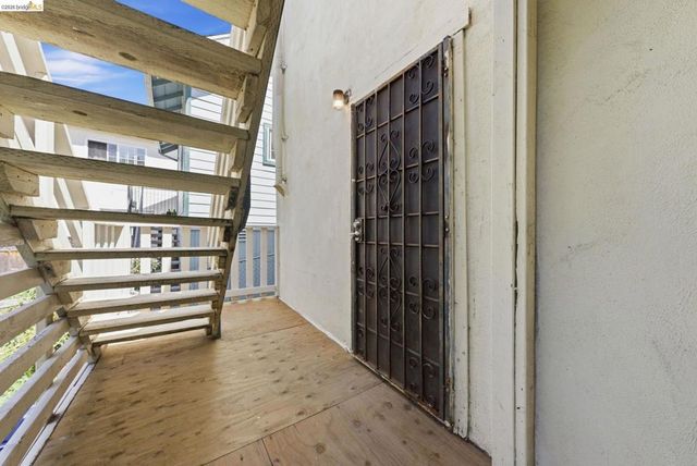 2217 E 24Th St, Oakland, CA 94606