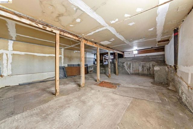 2217 E 24Th St, Oakland, CA 94606