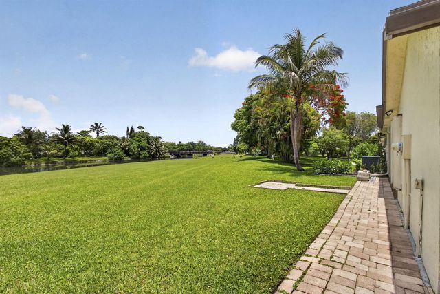 148 Village Walk Drive 24, Royal Palm Beach, FL 33411