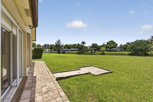 148 Village Walk Drive 24, Royal Palm Beach, FL 33411