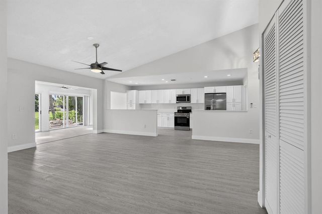148 Village Walk Drive 24, Royal Palm Beach, FL 33411