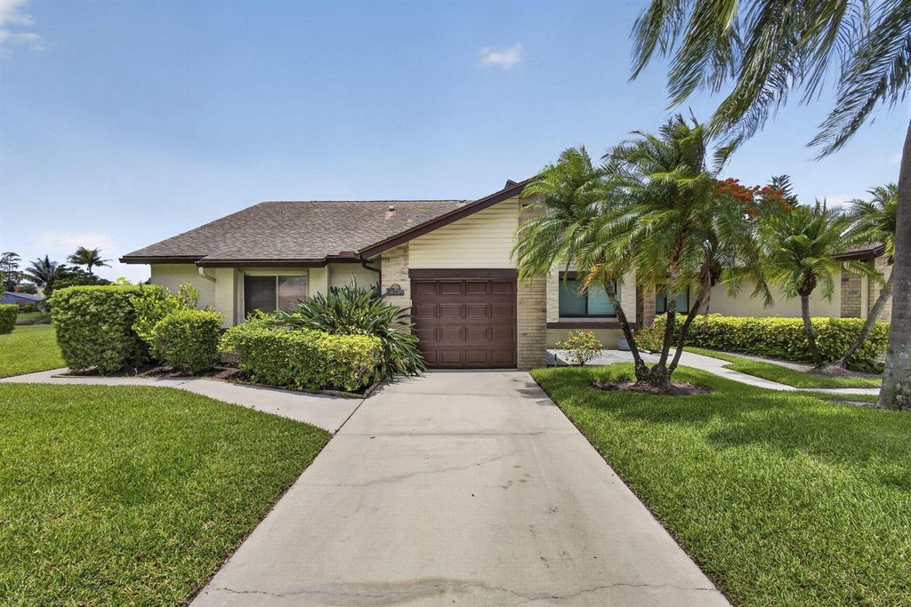 148 Village Walk Drive 24, Royal Palm Beach, FL 33411
