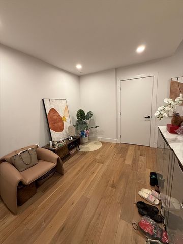 566 Columbus Ave 211, Boston, MA 02118