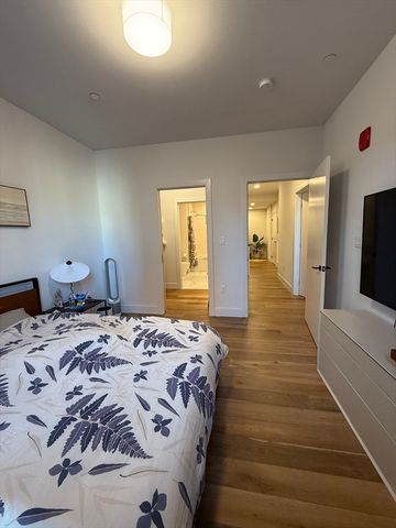 566 Columbus Ave 211, Boston, MA 02118